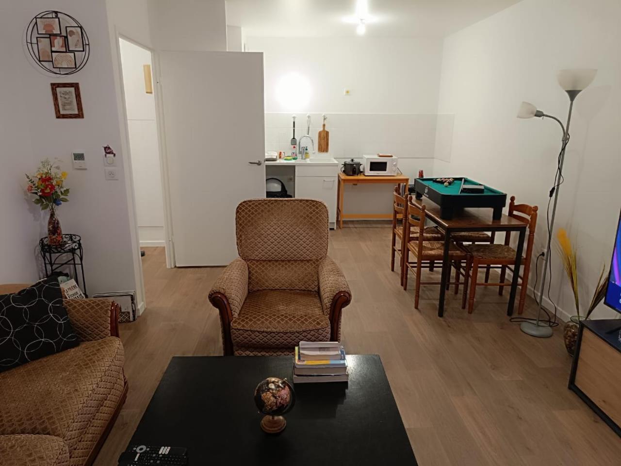 קונפלן-סנט-הונורין Bel Appartement Disponible מראה חיצוני תמונה