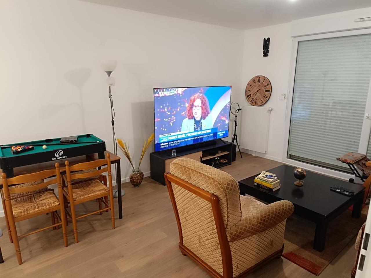 קונפלן-סנט-הונורין Bel Appartement Disponible מראה חיצוני תמונה